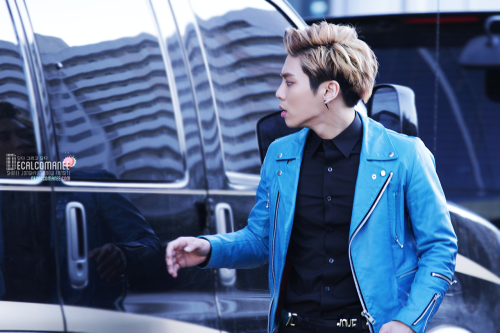 forevershiningshinee:  Handsome Onew & Jonghyun leaving @ Inkigayo 130303 -  Credit; decalcomanee 