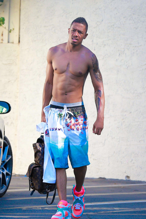 Porn photo celebritiesofcolor:  Nick Cannon at a gym