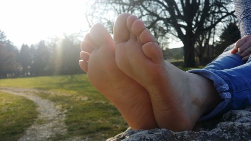 fmdfeet: Shinny feet