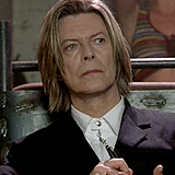 ennish:  allthenobodyppl:  allthenobodyppl:  The expressions of Bowie as he looks