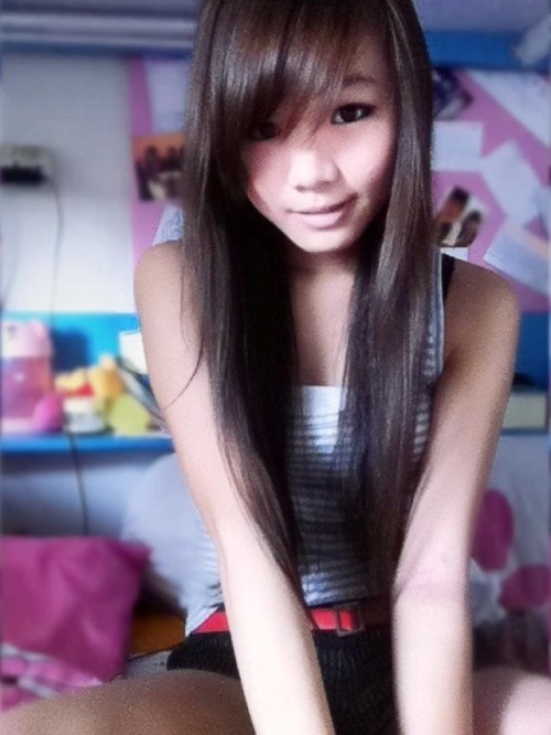 ultrafoxsg:Omg  wanna satisfy your craving :)Anyone know this girl? Can share her contact number, We