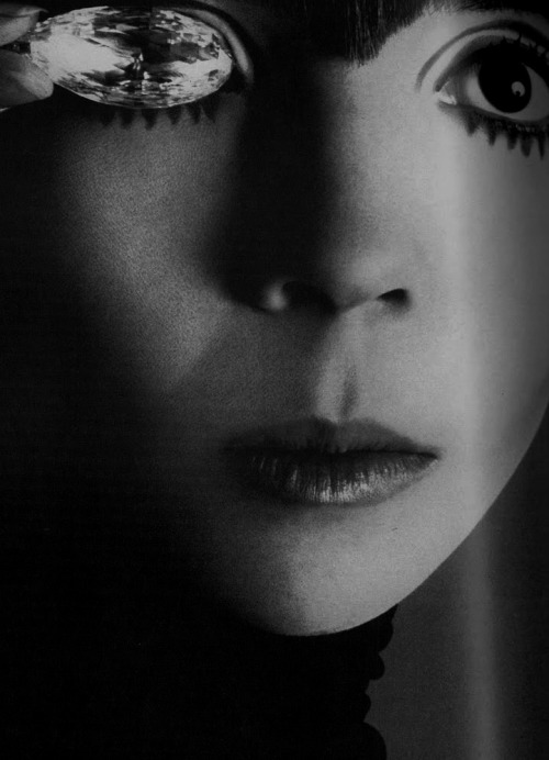 thefashiondontlivewithoutvogue:  Penelope Tree for Vogue US October 1st, 1967. Photographed by Richard Avedon. 