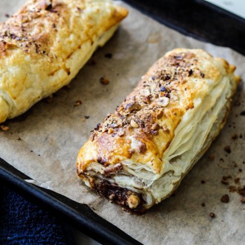 dessertgallery: Banana Choc Hazelnut Rolls-Your source of sweet inspirations! || BAKEDECO = Your one