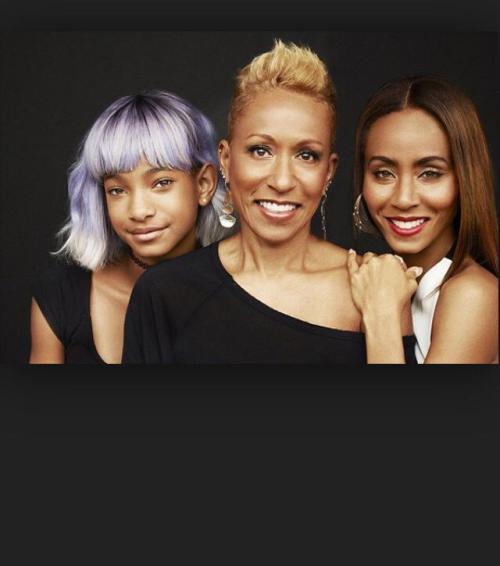 brownglucose:
“ blackgirlsbeauty:
“ Generations
”
Her mama don’t look a day over 33
”