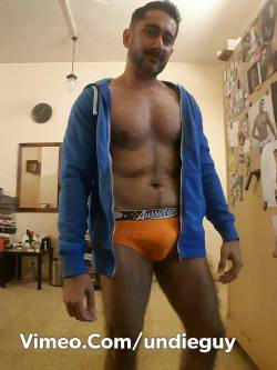 undieguyblog:  Vimeo.Com/undieguy