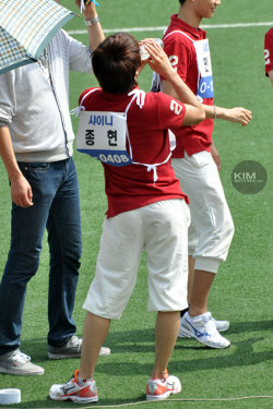 fyjjong: idol sports day - 100914© kim brothers