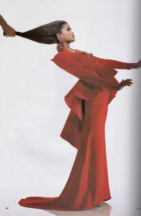 barbiescanner: Vogue UK editorial shot by Patrick Demarchelier 1986Gail O’Neill 