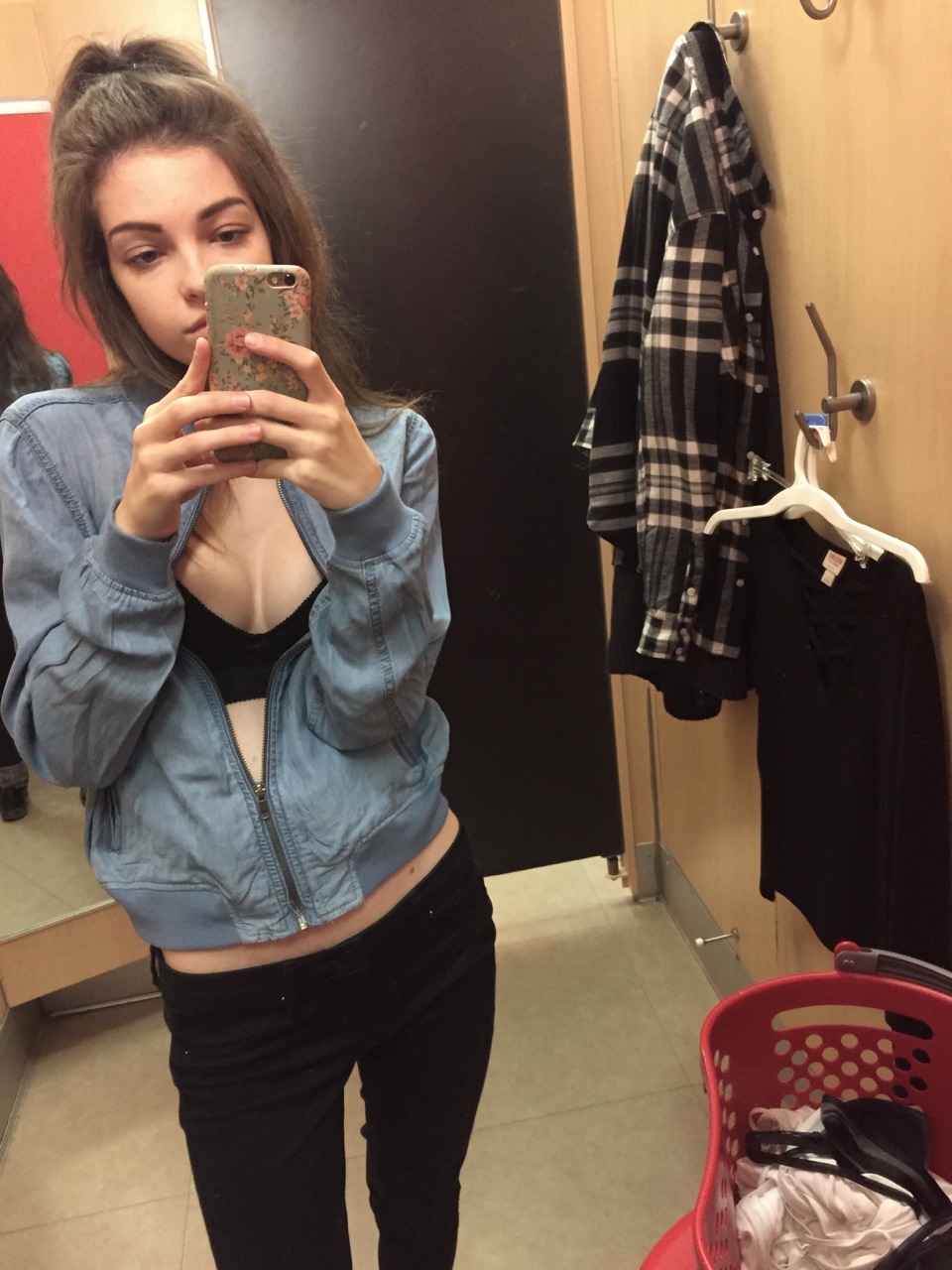onthehillside:  killin it in the fitting room