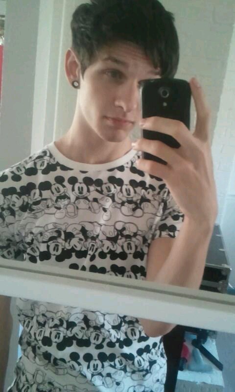 bryonasaurusrex:  my shirt is better than yours
