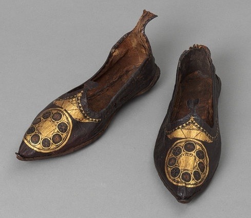 Pair of shoes, leather with gilding and embroidery. Coptic, Egypt ca. 300-500 A.D.
