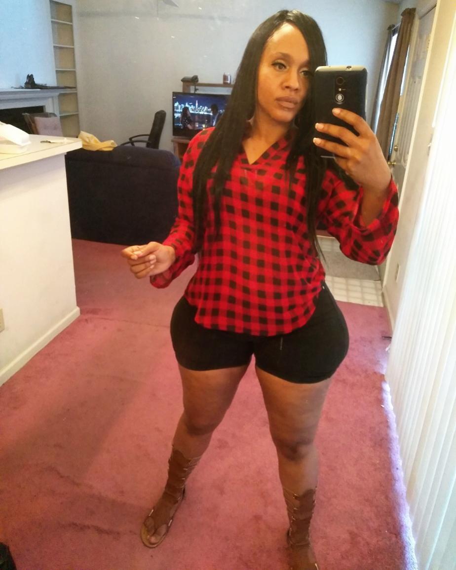 SUPER THICK WOMEN