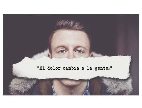 it-s-me-against-the-world:  Se que cambie, pero cambiar es crecer, y crecer es avanzar y a veces para avanzar es necesario sentir el puto dolor. 