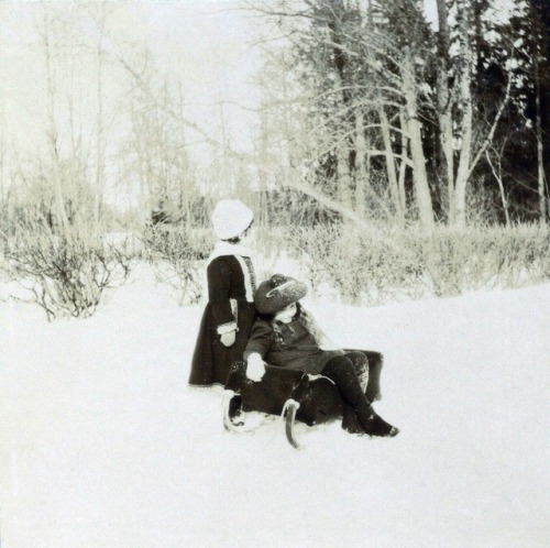 the-last-tsar: Alexei and Anastasia. (source: X)