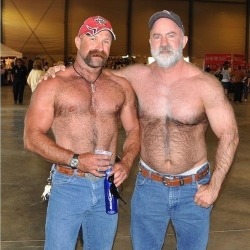 furbucket:  Hot hot dads 