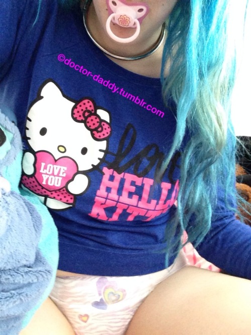 doctor-daddy:  As I near my return, the updates will be more forthcoming. So here’s a teaser for when I return to the states, my Princess being a good girl, following Daddy’s instructions. :)   Awww cute