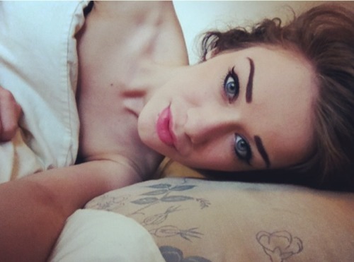 hollierandles:  hollierandles:  Cosy  woah the notes 