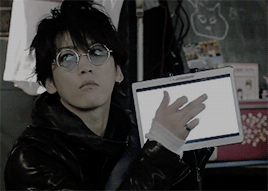 fuckyeahkamenashi:“You’ve really mastered that thing huh.”Yamaneko + Tablet || Kaitou Yamaneko ep.5
