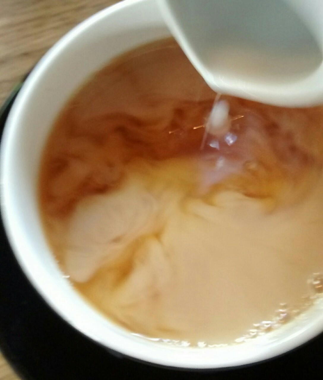 soft-pajamas:  Went to a café today with a friend and had some Earl gray