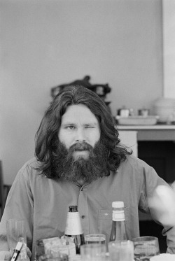 babeimgonnaleaveu: Jim Morrison at Garden