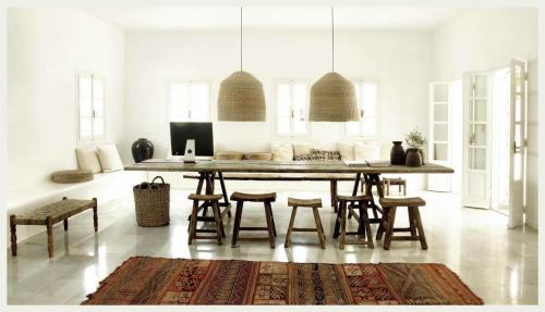 contemporialist:  San Giorgio Mykonos melds the carefree finesse of the ’60s bohemian life with a do