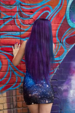 groteleur:  Wild rainbow hair color is one of the hottest Hollywood hairstyle trends &gt;