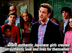 pluckyredhead:khirsahle:lexsfosters:Girl meets world addresses Cultural appropriationThis gif set ma