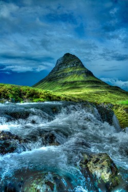 sublim-ature:  Kirkjufell, IcelandSource