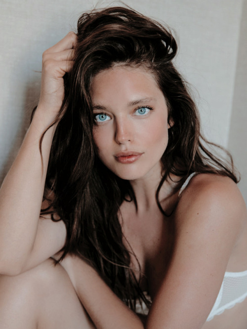 Emily DiDonato, by Masha Maltsava (2017)