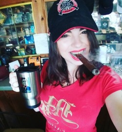 cigarcapnolagnia:  ftbmelanie:  Stop by and smoke with @grosebennett at @fordonfifth! She’s enjoying a Surrogate Crystal Baller! @latelierimports #fordonfifth #surrogatecigars #cigarians #cigarporn #cigaraficionado #cigarzen #saturdays #smokingtime