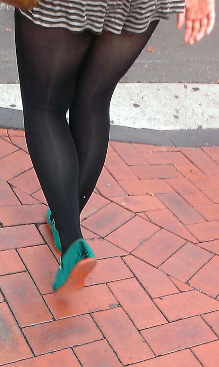 beautiful-pins: Perfectest stockings in the woooorld
