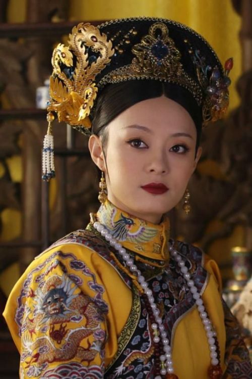 The harem of Qing dynasty is still hierarchical, but the concubines’ titles are different from