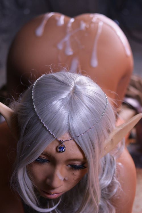 sweet-omankoppai:Nonsummerjack is so sexy, I want to cum on her body as well.Cosplayer: NonsummerjackCharacter: Elf (from Eternal Darkness) o///o