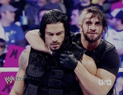 thatsmrsromanreignstoyou:  rrsexybeast:  Always love this  Roman: You’re squeezing my neck a little too tight, Seth! Seth: Shut up and look pretty for the fangirls, Roman!