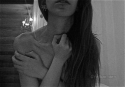 my-beautiful-nymph:  Collarbones are ur friends!