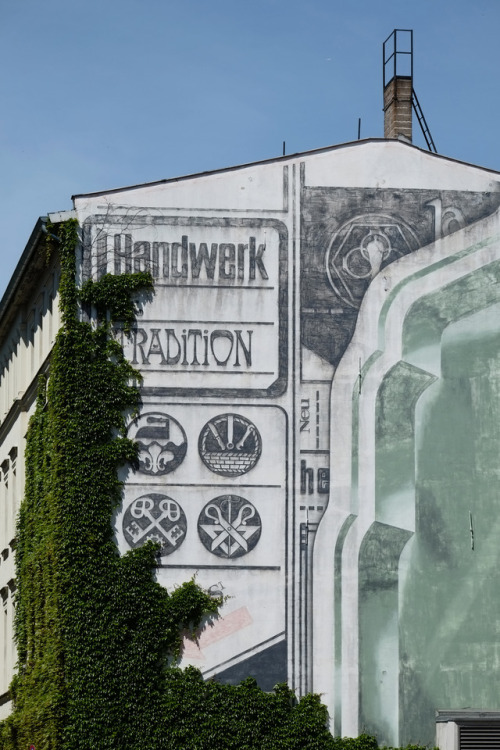 scavengedluxury: Sophienstrasse, Berlin. May 2017.  What a pretty building