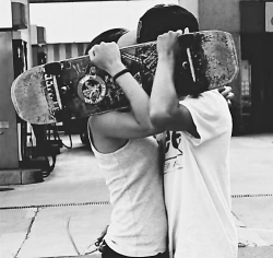 olteanrachel:  Couple Skate pe We Heart It http://weheartit.com/entry/76150748 