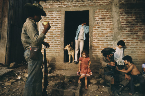 sandyhonig:  Susan Meiselas, “Nicaragua” (1978-9)  When I went it was quite a strange experience. The general impression I had from Nicaragua was that everybody was waiting for something. And it was waiting for something that they were going to do.