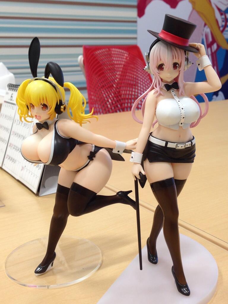 raiski-gya:  タイトーさんのそに子＆ぽちゃ子マジシャンフィギュア監修中！そに子は工場サンプル、ぽちゃ子はデコマスです！