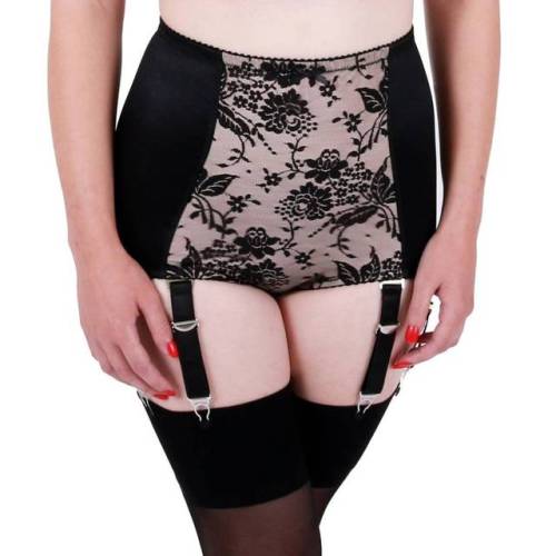 This Victory high waisted full brief has detatable and adjustable suspender straps. Add something ex