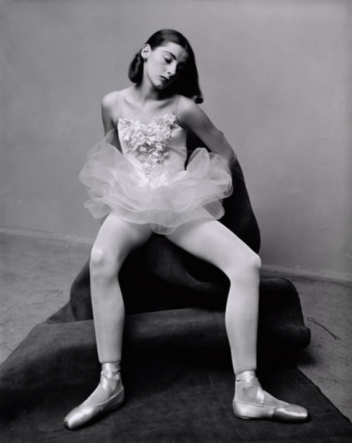 kvetchlandia:Irving Penn     Danseuse Tanaquil Le Clercq, New York City     1947