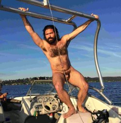 jackknopf:  FUUUCKYEEEAH HOT HAIRY DAD!!!http://jackknopf.tumblr.com