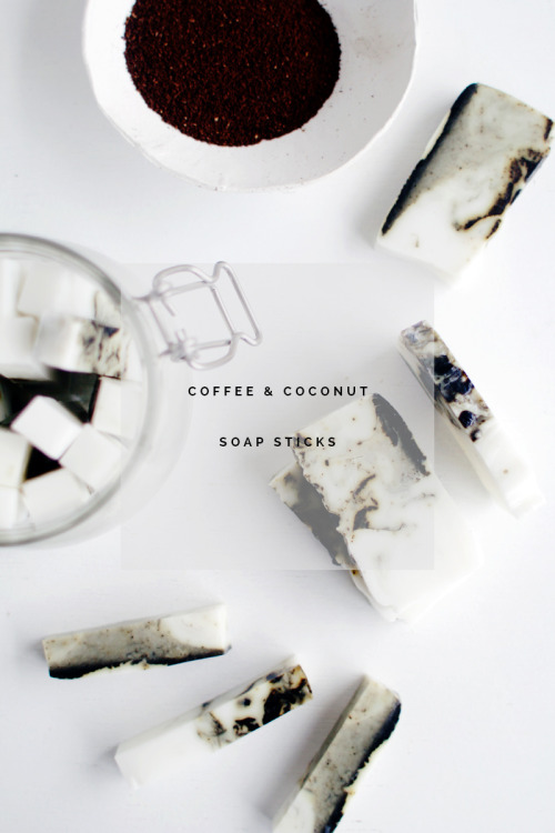 DIY Coffee Coconut Soap Tutorial and Recipe from Fall for DIY.This DIY coffee and coconut soap is ma