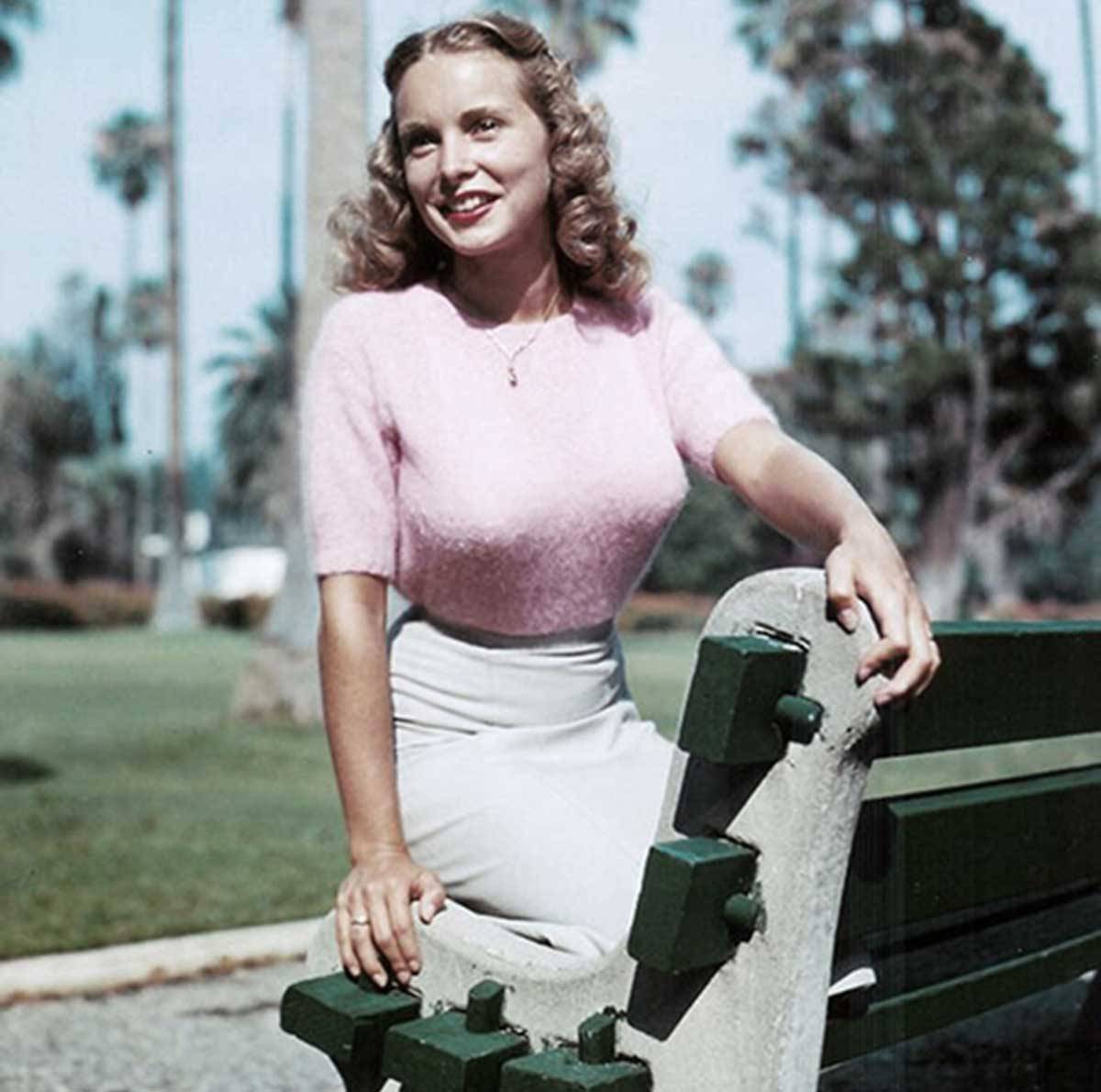 Neka on Tumblr: Sweater girl, actress Janet Leigh, 1945.