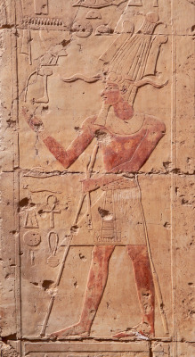 grandegyptianmuseum: Relief depicting Queen Hatshepsut (r. 1478-1458 BC) as a male pharaoh, wearing the Atef crown, Shendyt kilt and false beard. Detail from the Mortuary Temple of Hatshepsut at Deir el-Bahari, Thebes.