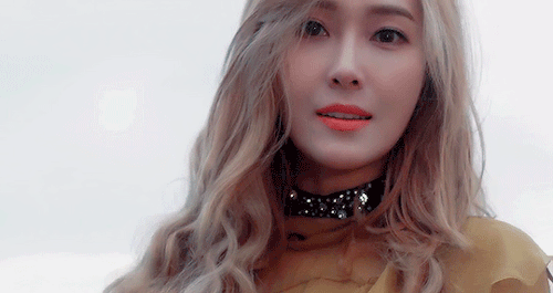 femaleidols: JESSICA (제시카) - WONDERLAND  [Caption: 2 close-up Jessica Jung gifs from Wonderland MV. 