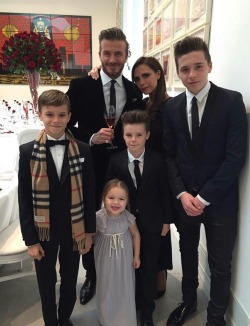 thebeckhamsx:victoriabeckham: Happy anniversary, I love u so much x I’m so proud of our beautiful family x   Life Goals