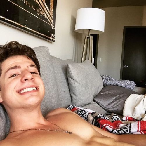 Porn glimpses-of-beauty:  charlie puth photos