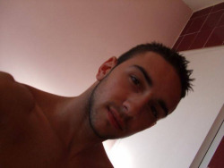 stratisxx:  Sexy Libyan guy with a huge cut