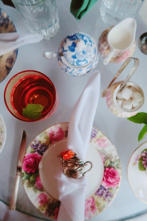 teatimewithemma: thevelvetcity: Shakespeares Corner Shoppe &amp; Afternoon Tea, San Diego, CA An