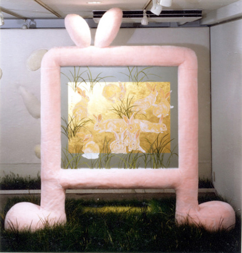 Porn Pics rubber-reality:七兎1997ガラス、金箔、胡粉、顔料110×120cm(250×250cm